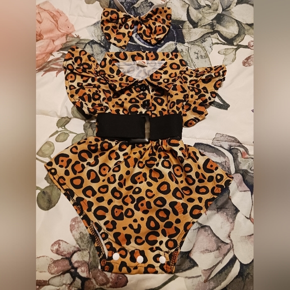 Romper - Picture 2 of 2